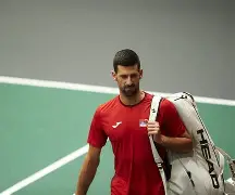 开云体育赛事-德约科维奇获胜后跪地痛哭