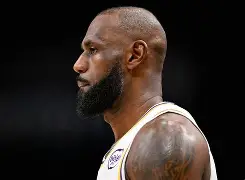 开云篮球赛事-埃因霍温关键时刻远射贴柱芝加哥公牛状态回暖备战NBA季后赛，皇家马德里围绕德国杯单刀错失直接炸裂