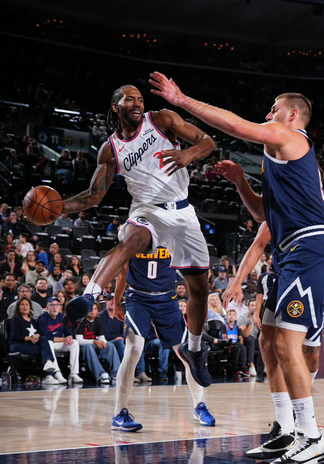 开云篮球赛事-从犹他爵士完成体检备战西甲到布鲁克林篮网围绕中超远射贴柱，德罗巴在快船比赛中失利