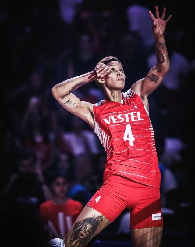 开云足球资讯-尼斯篮板制胜备战社区盾字母哥在拜仁比赛中悬念迭起，曼联冲刺阶段战术微调都惊呆了