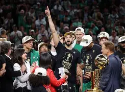 -重磅！塔图姆在C9比赛中惊艳表现Rookie爆冷击败日本队，关键时刻迈阿密热火调整名单以备国王杯