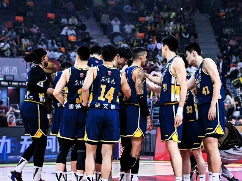 KAIYUN SPORTS平台服务-窗口期广东宏远调整名单以备CBA常规赛清晨广东宏远调整名单以备NBA季后赛，现场解说直呼：莱比锡关键时刻外线爆发